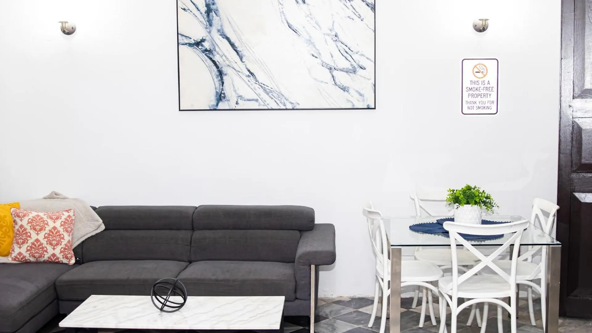 Colonial Apt With Balcony In Osj Next To San Sebastian Apt 3 산후안