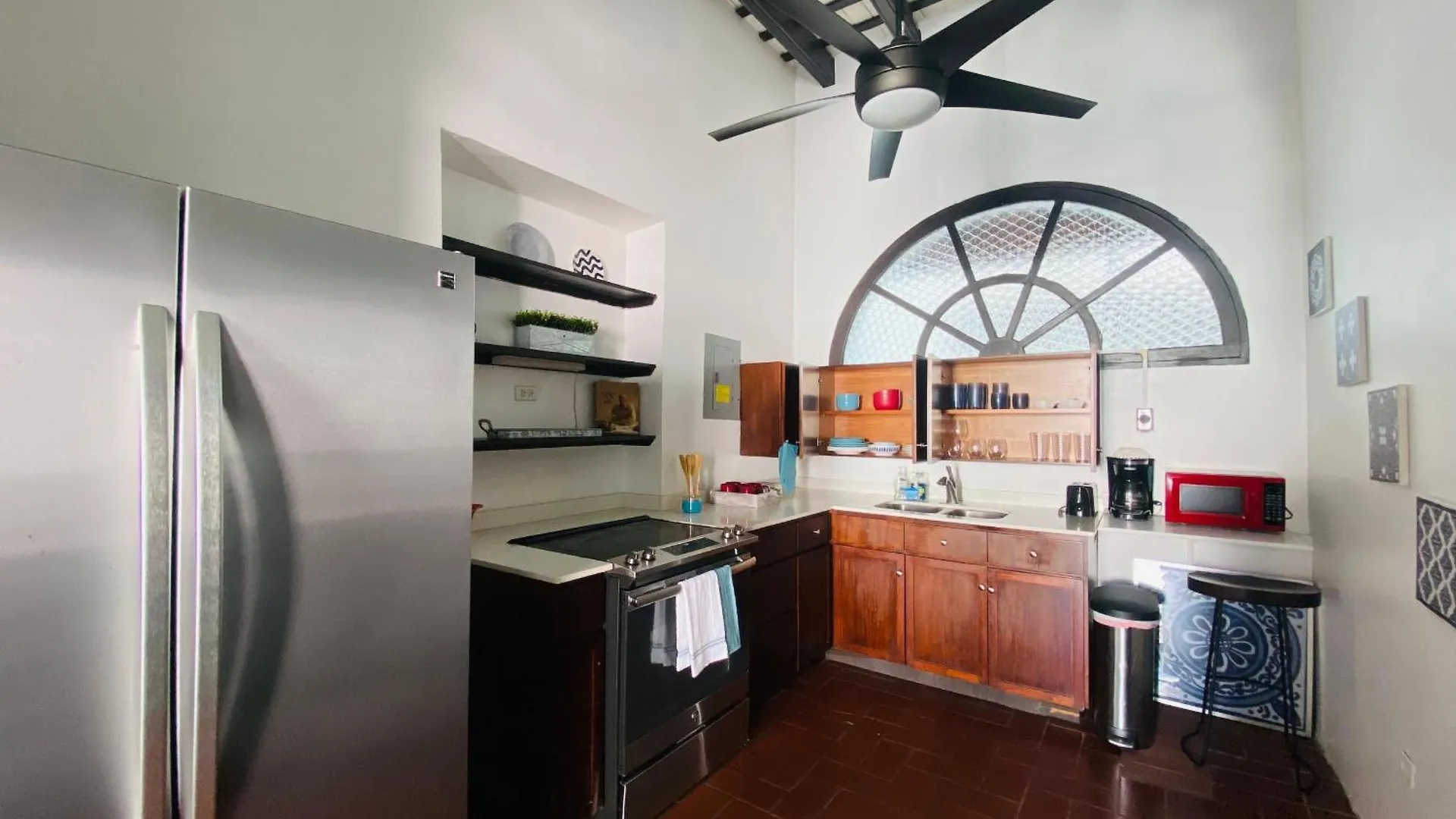 Colonial Apt With Balcony In Osj Next To San Sebastian Apt 3 산후안 푸에르토리코