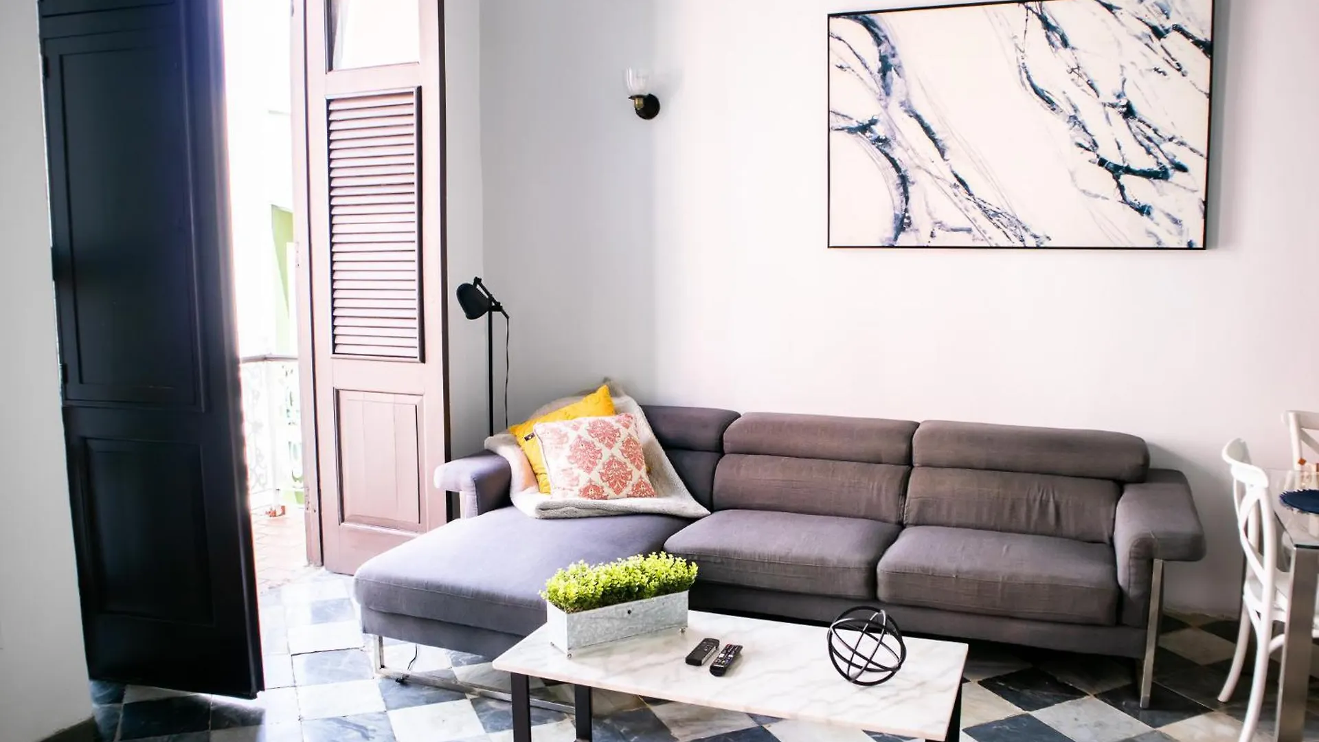 Colonial Apt With Balcony In Osj Next To San Sebastian Apt 3 산후안